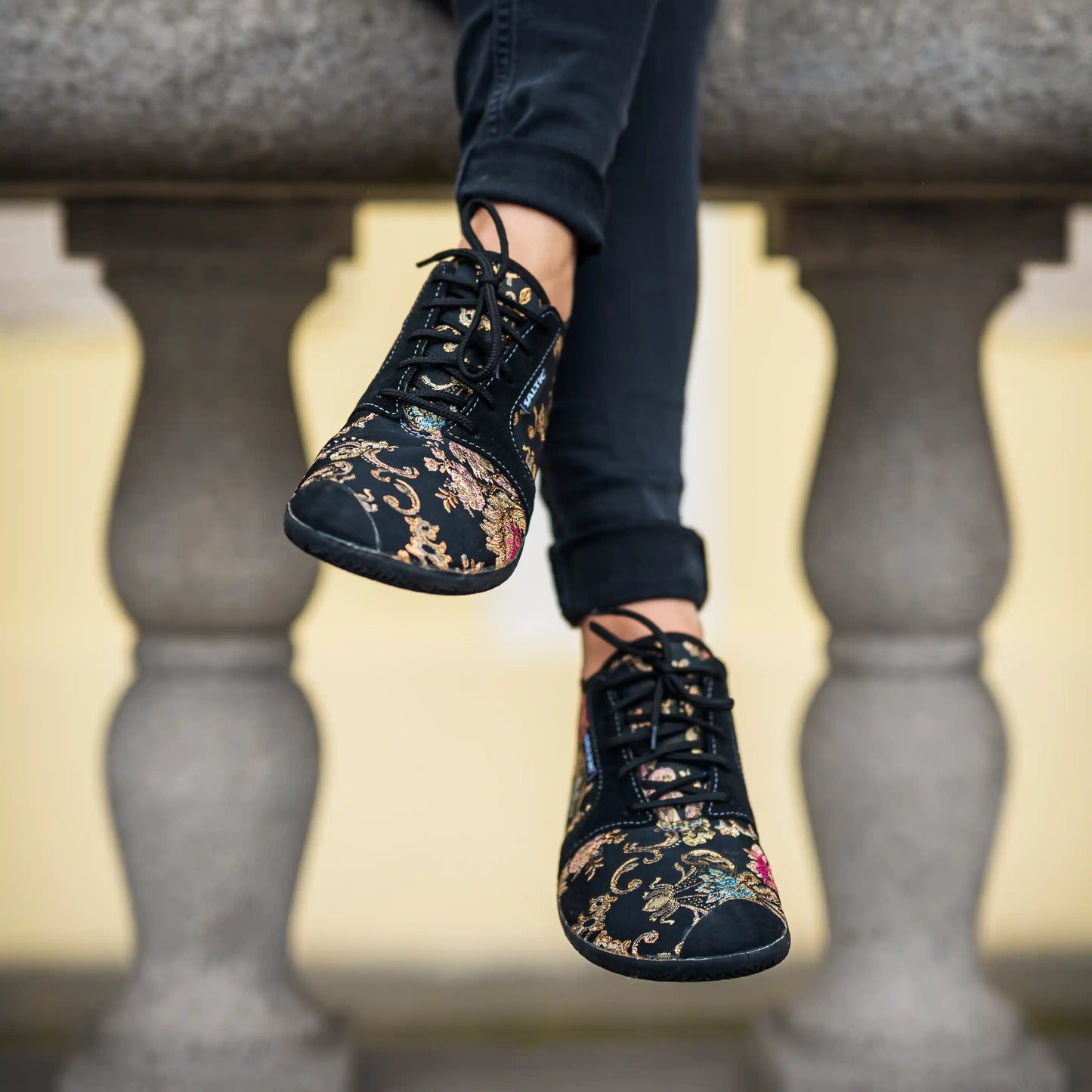 Saltic | Fura Fashion Vegan | Broderad design-sneaker med ExtasyFix®-sula Saltic TJÅKKO