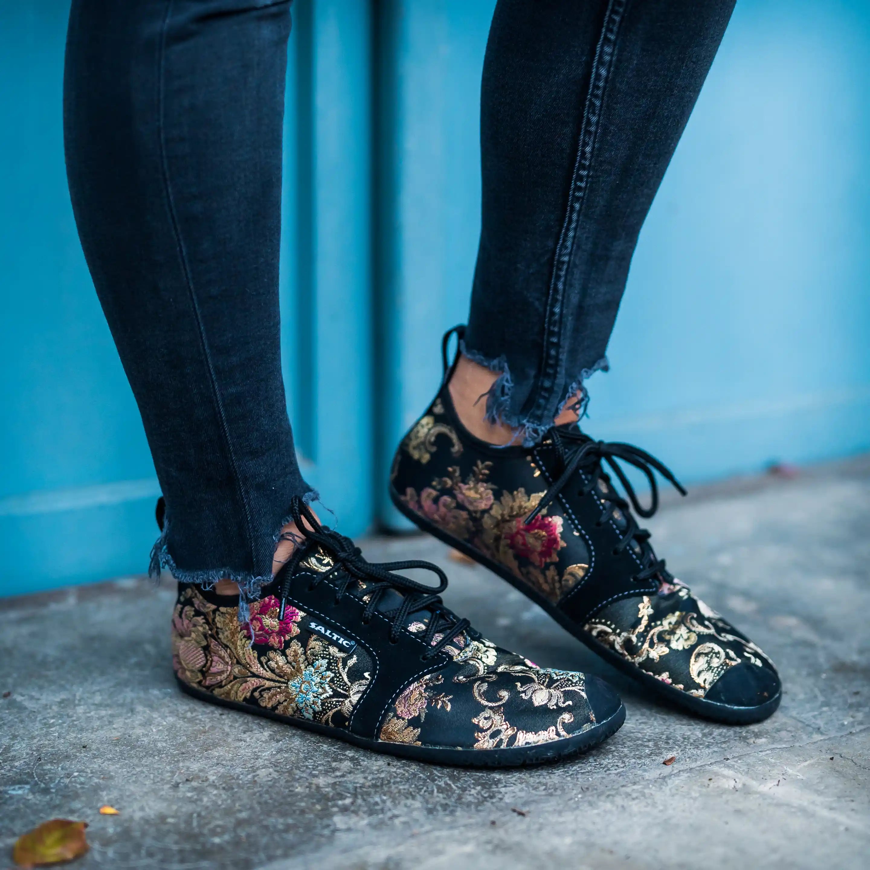 Saltic | Fura Fashion Vegan | Broderad design-sneaker med ExtasyFix®-sula Saltic TJÅKKO