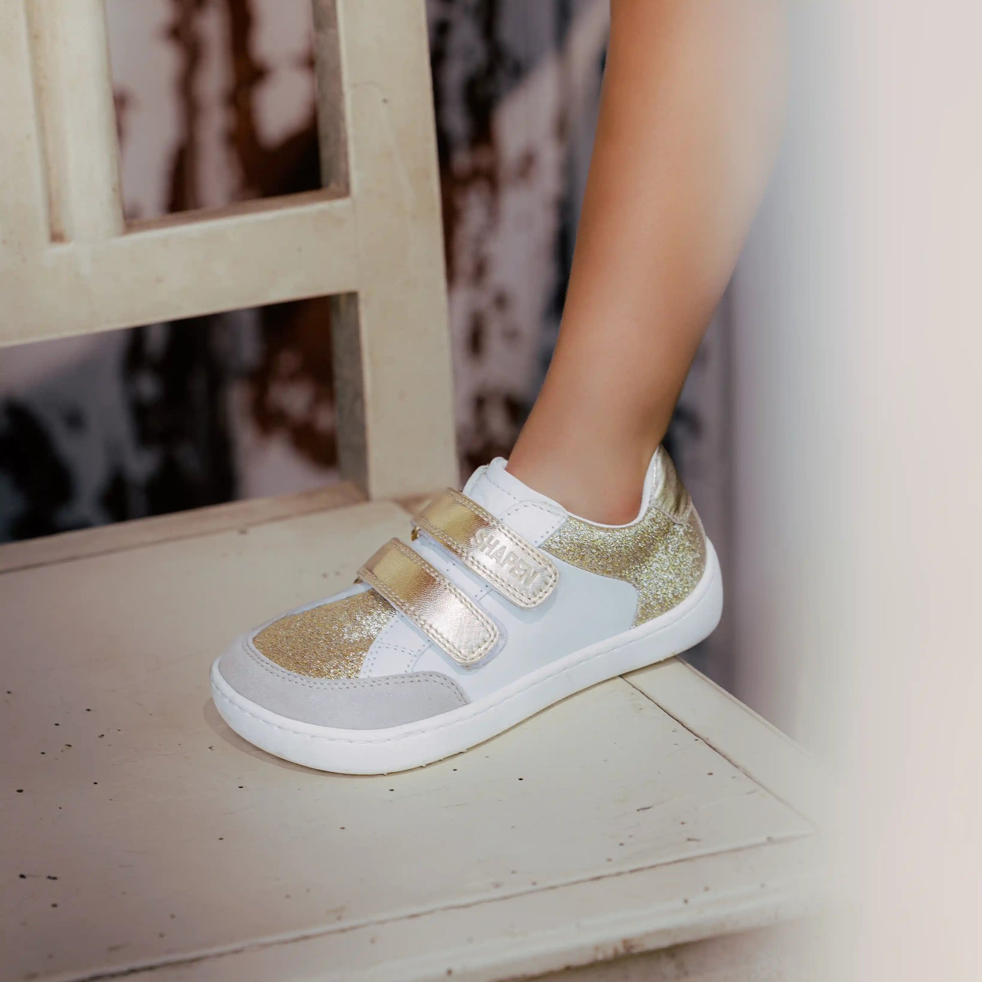 Shapen | Charm Kids | Sneakers för trendiga barn Shapen TJÅKKO