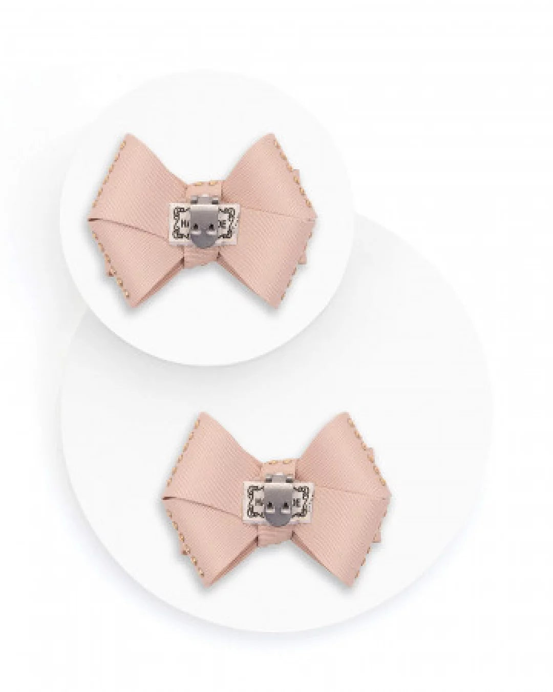 Shapen | Skodekoration | Rosett med nitar Shapen TJÅKKO