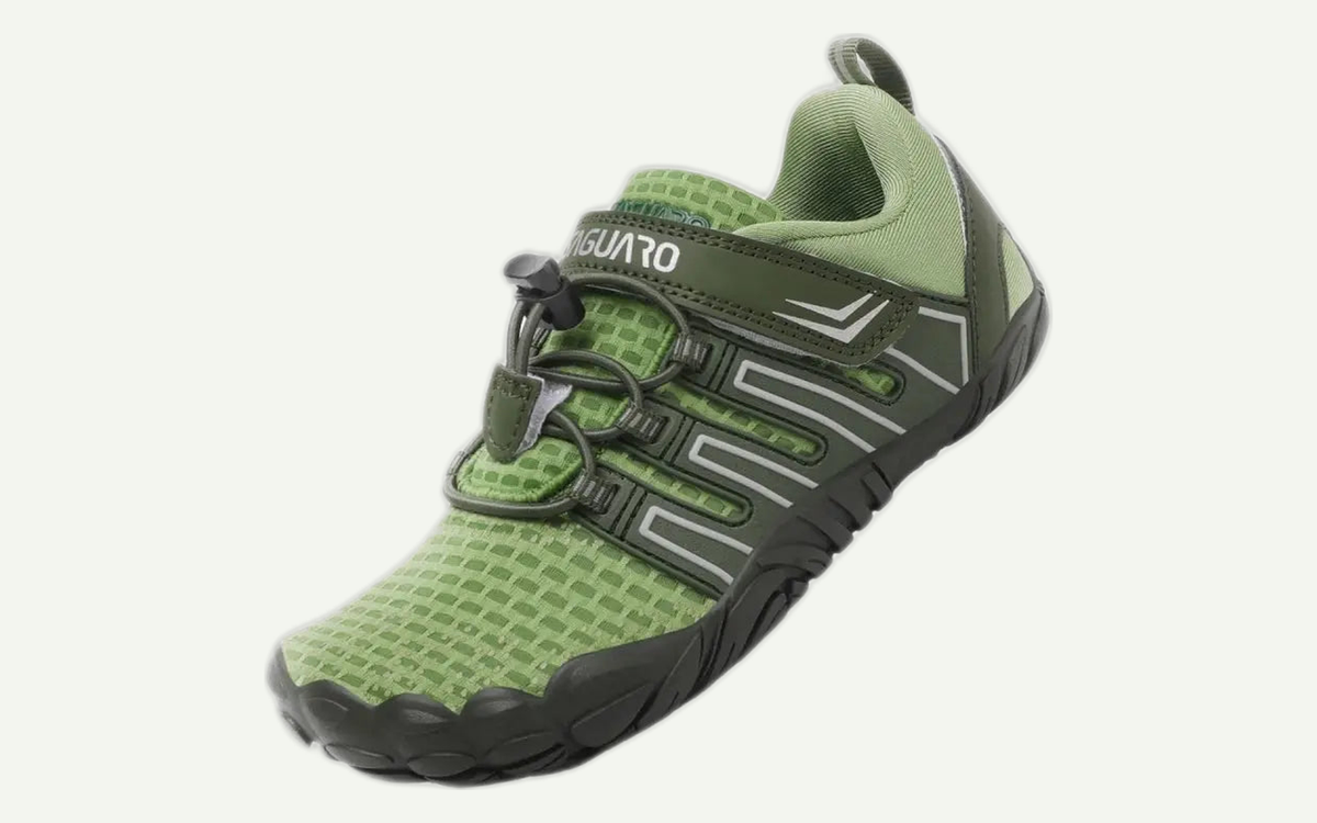 Saguaro Children's Shoe | The Explorer | Barefoot Shoe - Freedom for Little Feet fotograferad från sidan med utpekade detaljer