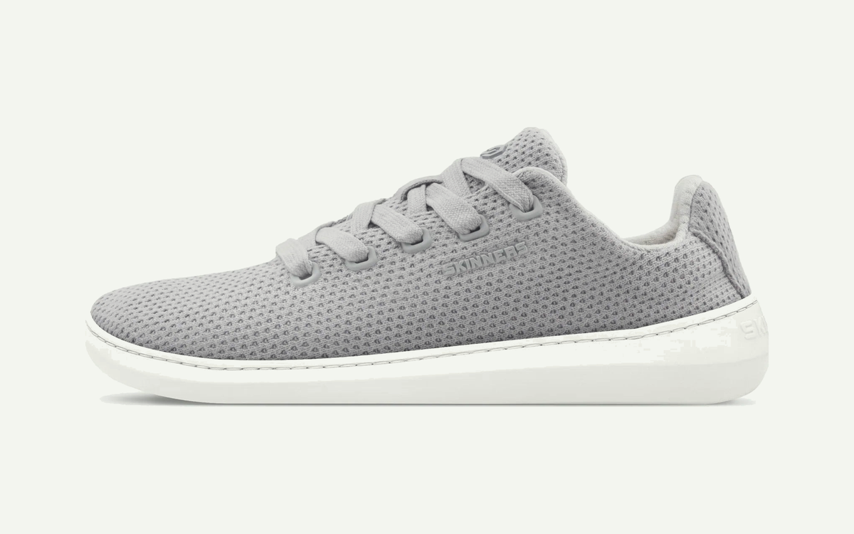 Skinner's | Globetrotters | Vegan sneaker by TreeKnit® fotograferad från sidan med utpekade detaljer
