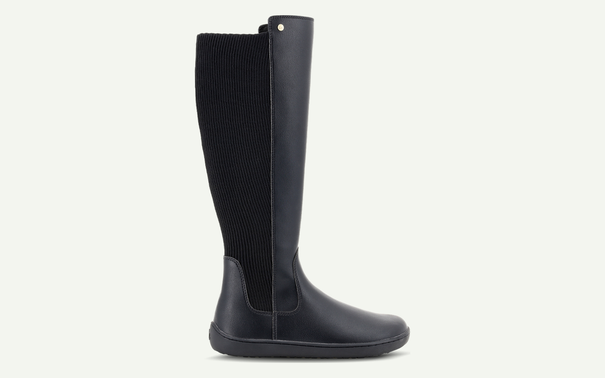 Be Lenka | Entice Neo | Classic Chelsea boots fotograferad från sidan med utpekade detaljer